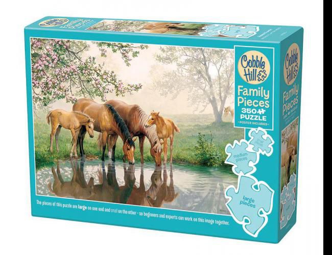COBBLE HILL 350 PCS FAMILY HORSE FAMILY