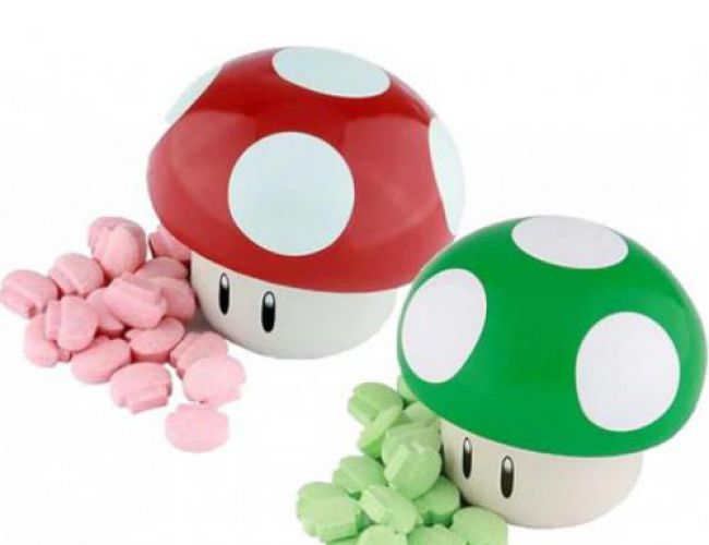 CANDY TIN - SUPER MARIO MUSHROOM ASSORTED - RED (SOUR CHERRY) or GREEN (SOUR APPLE)